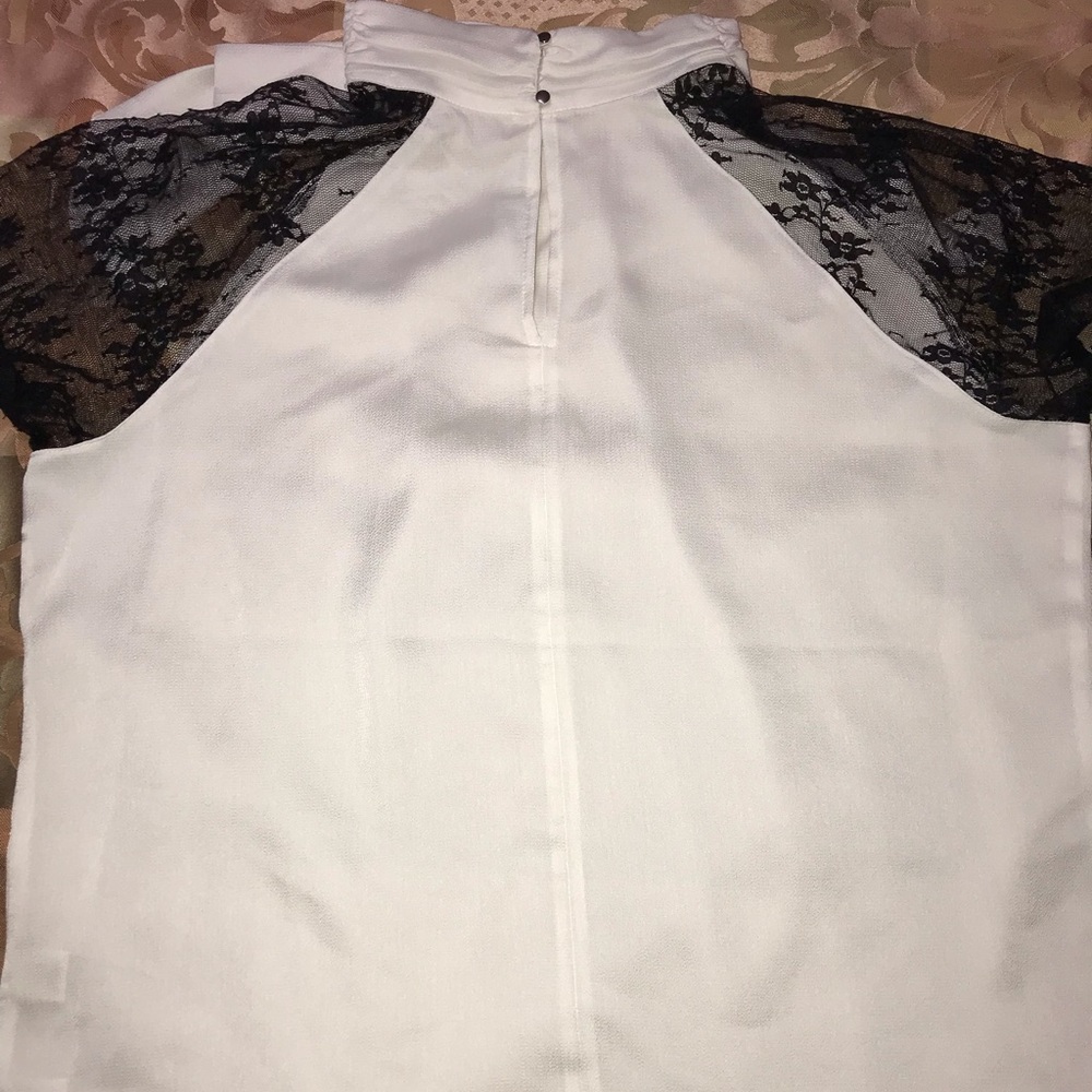 Blouse - Picture 2 of 3